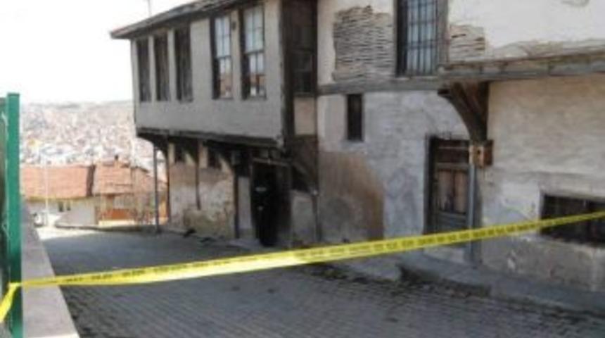 Yaşlı Kadın Darp Edilerek &Ouml;ld&uuml;r&uuml;lm&uuml;ş