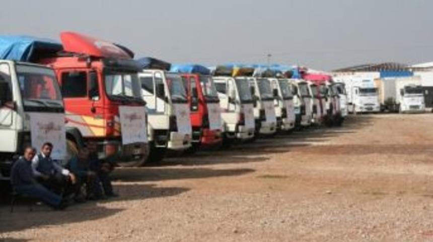 İhh Ve Katar Raf Kuruluşundan Suriye'ye 34 Yardım Tırı