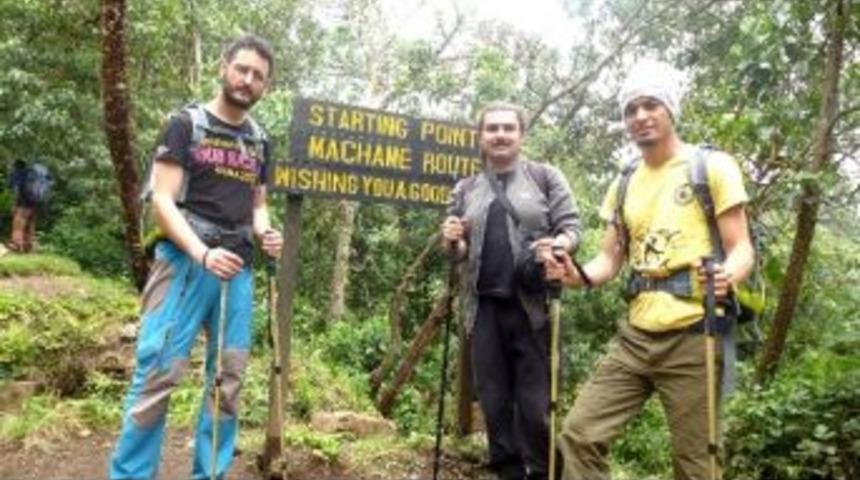 Aib&uuml; Klimanjaro Dağına Tırmandı