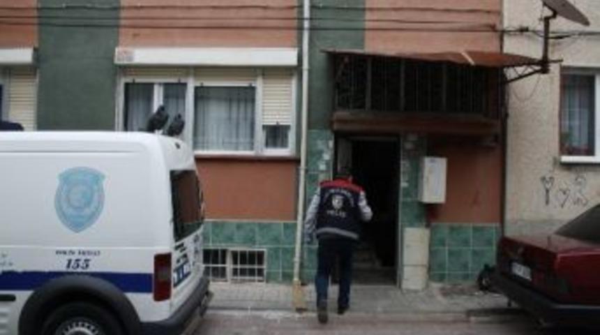 Apartman Merdiveninde Yuvarlanan Adam Hayatını Kaybetti