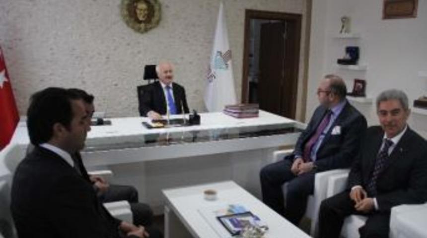 Bitlis&rsquo;in Yeni Valisi &Ouml;zt&uuml;rk G&ouml;revine Başladı