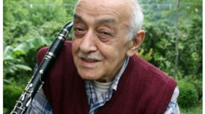 D&uuml;nyaca &Uuml;nl&uuml; Klarnet Ustası Toprağa Verildi