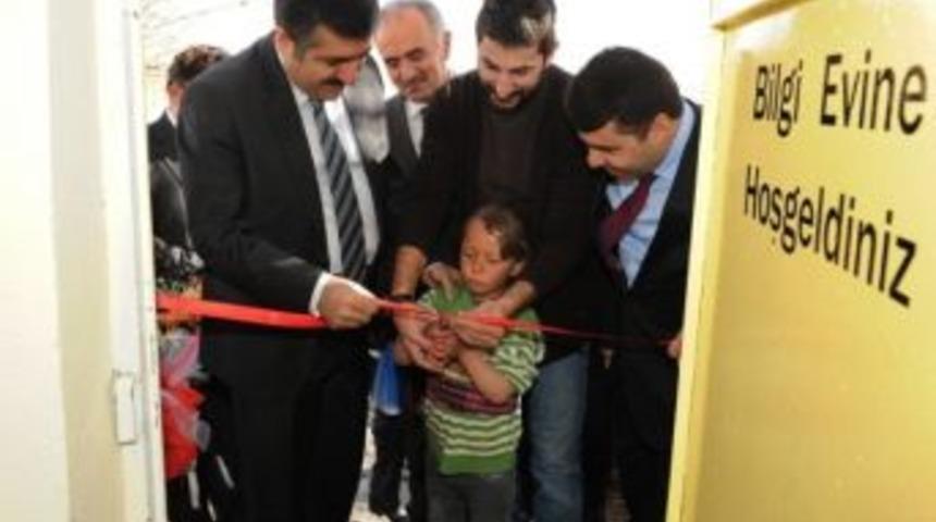 Ong&uuml;n K&ouml;y&uuml; İlkokulu&rsquo;nun K&uuml;t&uuml;phanesi Yenilendi