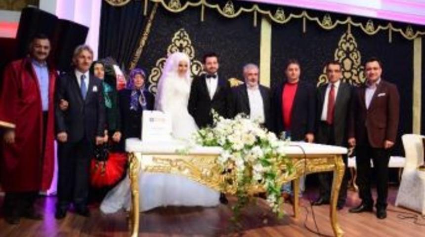 Ataşehir Ak Parti'nin Mutlu G&uuml;n&uuml;