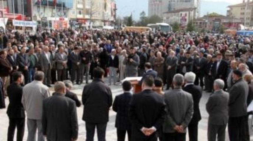 55 Kişi Dualarla Umreye Uğurlandı