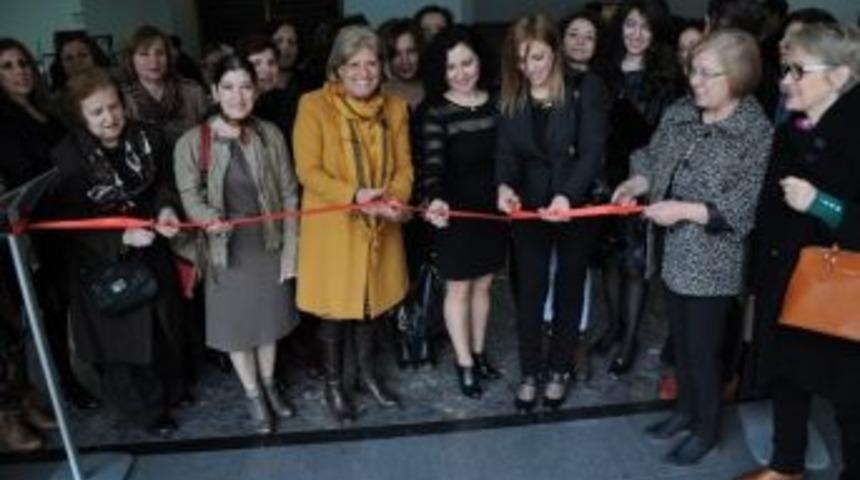 Masmek Kursiyerlerinden &lsquo;renklerin Dansı&rsquo; Sergisi