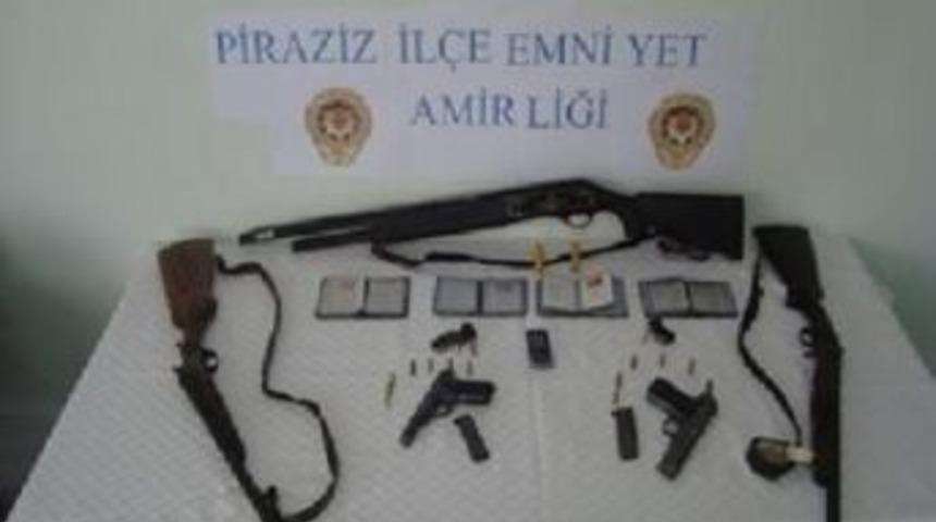 Oto Hırsızlarının Evinde Cephanelik &Ccedil;ıktı