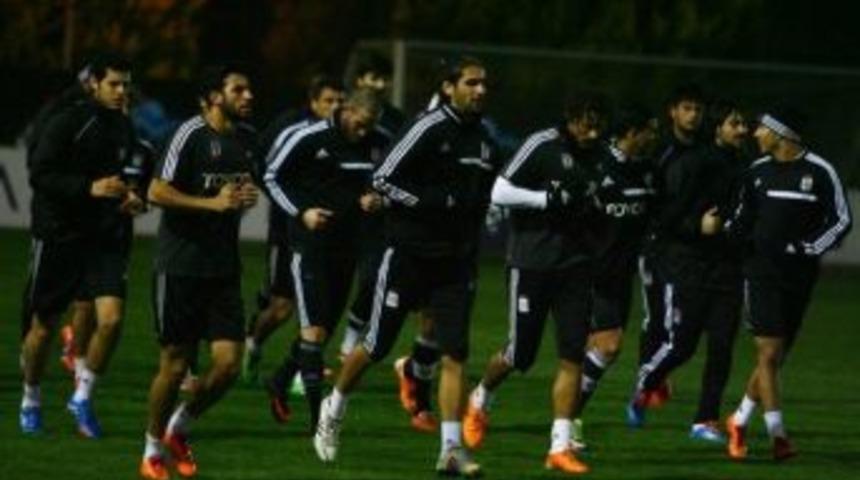 Beşiktaş, Medical Park Antalyaspor Ma&ccedil;ı Hazırlıklarını S&uuml;rd&uuml;rd&uuml;