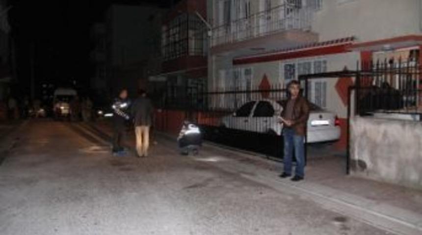 Komşu Kavgasında Kan D&ouml;k&uuml;ld&uuml;; 1 &Ouml;l&uuml;, 1 Yaralı