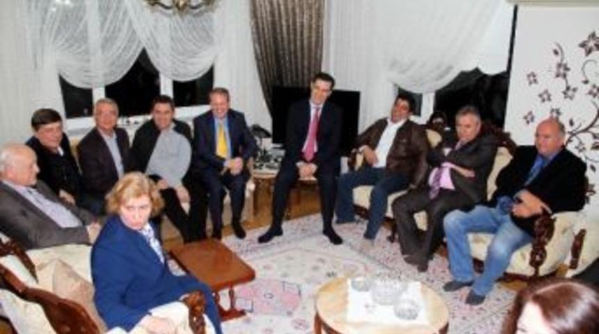 Dr. Esgin, Önce Bir Eve Ardından Da Siteye Misafir Oldu