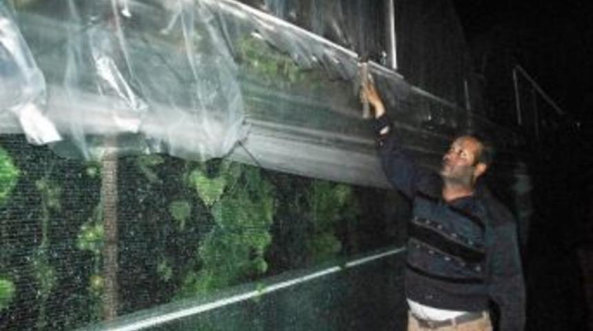 Antalya&rsquo;nın Demre İl&ccedil;esinde Hortum