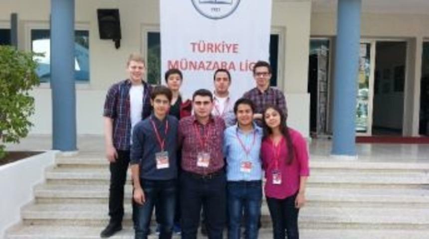 &Ouml;zel Sanko Koleji M&uuml;nazarada Rakiplerine Fark Attı