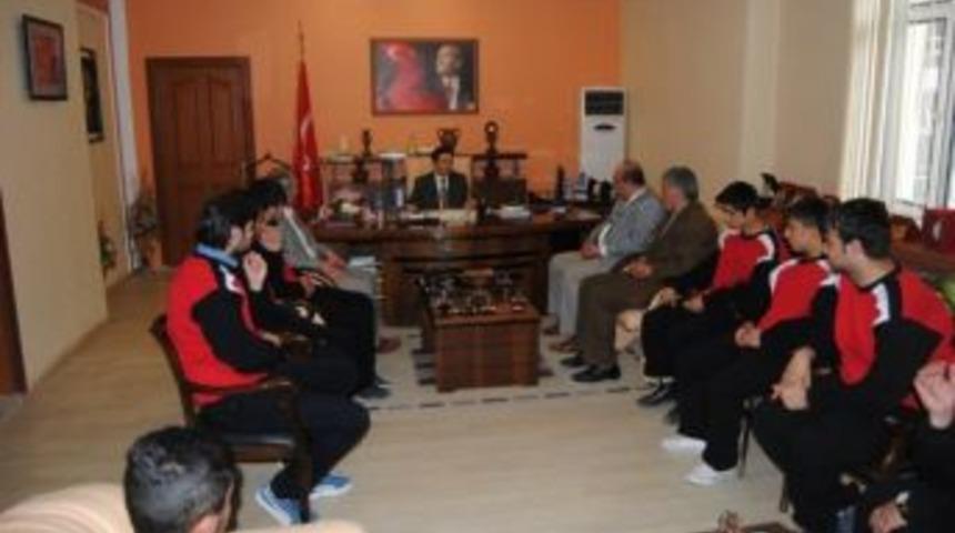 Yerk&ouml;y İdmanyurduspor Kul&uuml;b&uuml;nden Kaymakam Şeng&ouml;k&rsquo;e Ziyaret