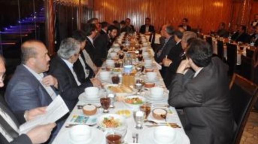 Ak Parti Karatay Belediye Meclis &Uuml;yeleriyle Buluştu