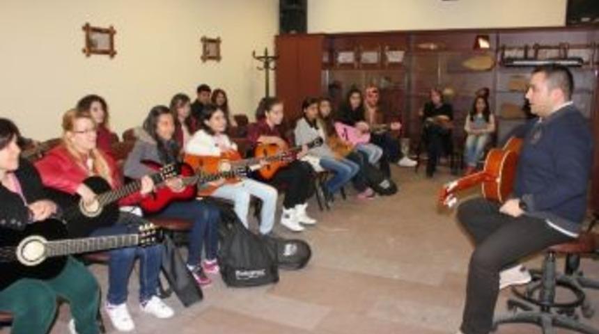 Geleceğin M&uuml;zisyenleri Yetişiyor