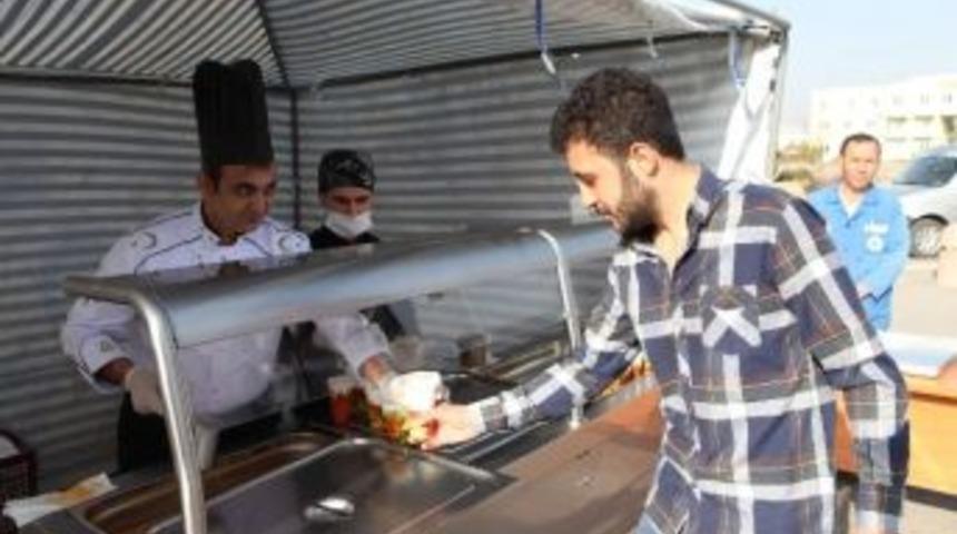 Adyü’de Öğrencilere Çorba İkramı