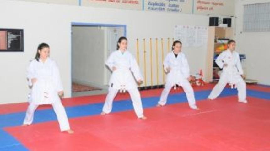 Hendek&rsquo;te Kuşak Terfi Heyecanı