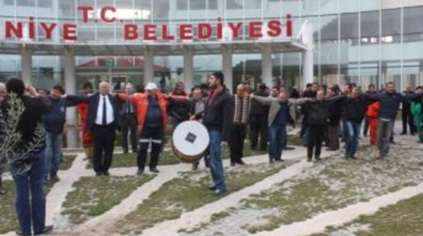 Burhaniye&rsquo;de Toplu S&ouml;zleşme Sevinci
