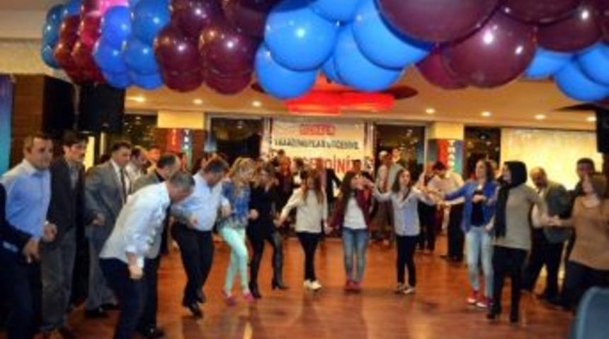 Balıkesir'de Bordo-mavi Gece