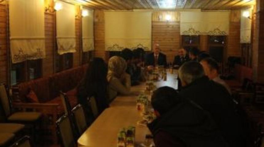 Kozcağız Belediyesi&rsquo;nden &Uuml;niversitelilere Destek