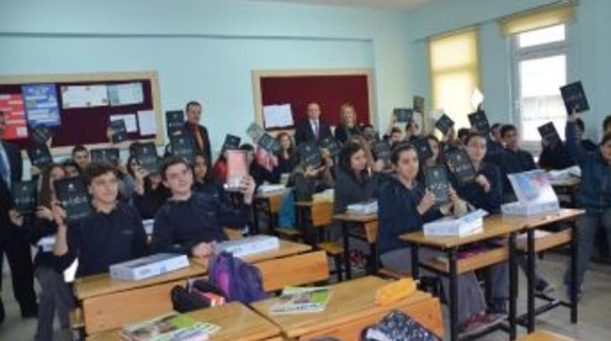 &Ouml;ğrenciler &lsquo;tablet&rsquo;leniyor