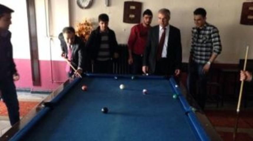 Ak Parti'li Barakazi Bilardo Ma&ccedil;ında