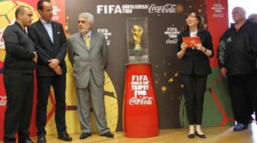 Fıfa D&uuml;nya Kupası İstanbul'a Geldi