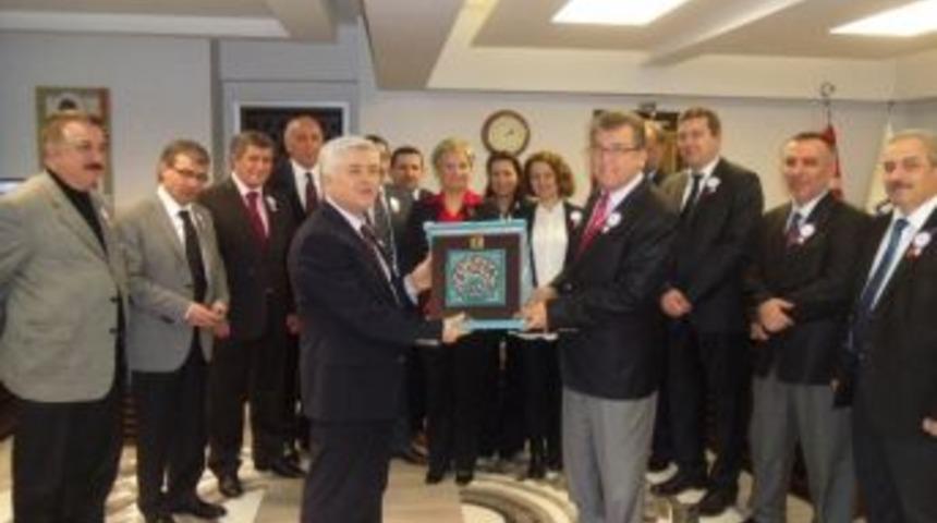 Vergi Dairesi Başkanından &Ccedil;akırsoy&rsquo;a Plaket