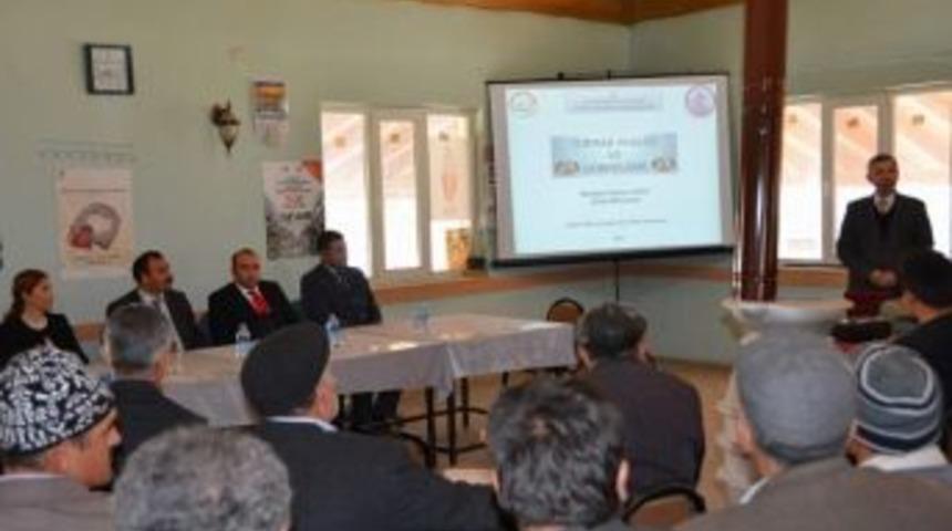 Afyonkarahisarlı &Ccedil;ift&ccedil;ilere &Uuml;retim Arttırmak İ&ccedil;in Tarımla İlgili Seminer Verildi