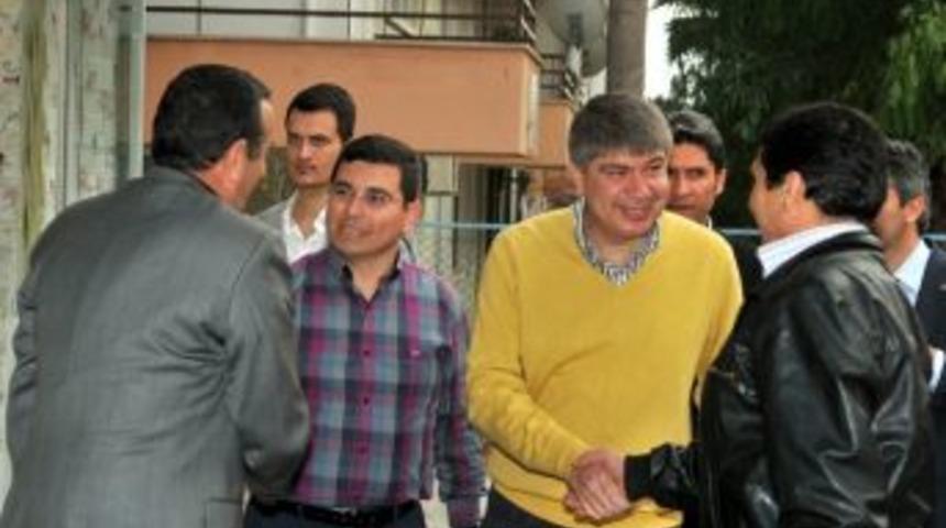 Ak Partili Başkan Adayları Esnafı Ziyaret Etti