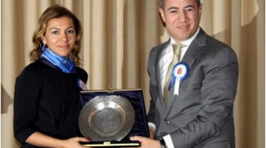 Tuğsuz Kardeşlere İki &Ouml;d&uuml;l Birden