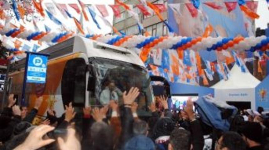 Kadir Topbaş&rsquo;tan &Uuml;mraniyelilere &ldquo;metro Bağlantısı&rdquo; M&uuml;jdesi