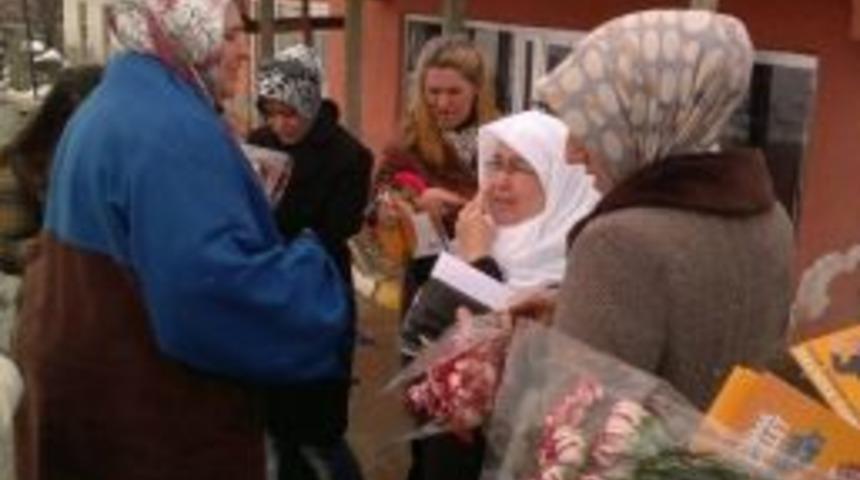 Ak Partili Hanımlar &Ccedil;almadık Kapı Bırakmayacak