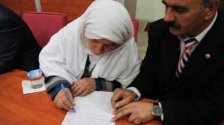 Van&rsquo;da &Ouml;calan&rsquo;ın &Ouml;zg&uuml;rl&uuml;ğ&uuml; İ&ccedil;in İmza Kampanyası