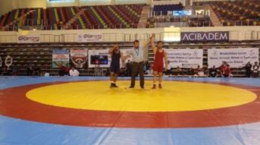 Mersinli G&uuml;reş&ccedil;i T&uuml;rkiye &Uuml;&ccedil;&uuml;nc&uuml;s&uuml; Oldu