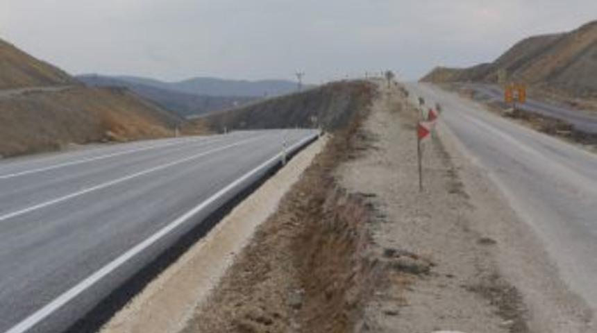 Karayolları, &Ccedil;alışmalarını S&uuml;rd&uuml;r&uuml;yor