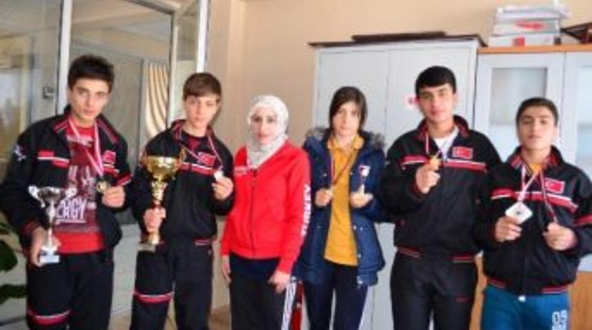 Hız Tutkunları Hız Kesmiyor