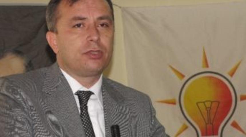 Ak Parti &Ccedil;orum İl Başkanı Ahmet Sami Ceylan;