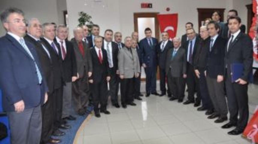 Vergi Rekortmenlerine Plaket Verildi