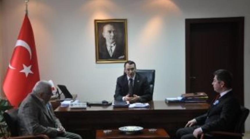 Kaymakam Kaya, Vergi Şampiyonlarını Makamında Kabul Etti