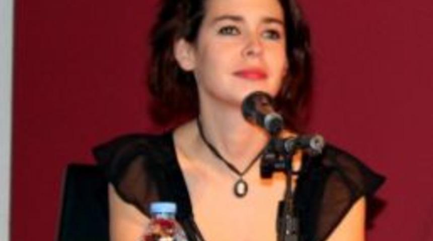 Oyuncu Ve Tv Programcısı Pelin Batu: