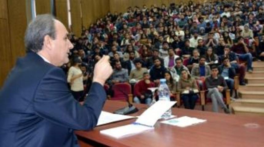 Rektör Görür Öğrenciler İle Buluştu