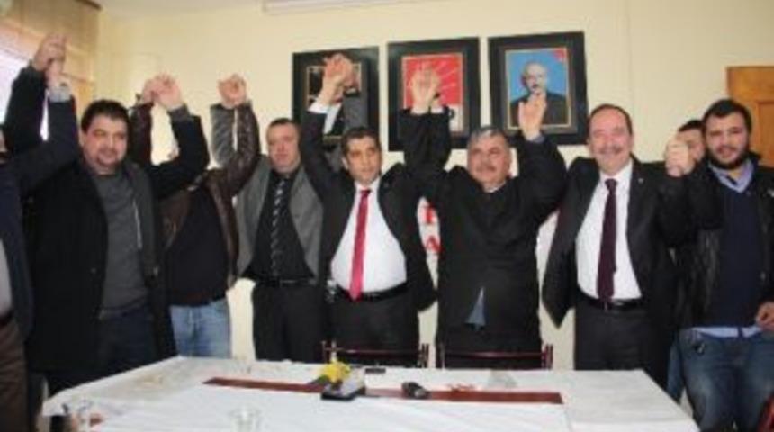 Edirne'de Chp'ye Katılanlara Rozetleri Takıldı