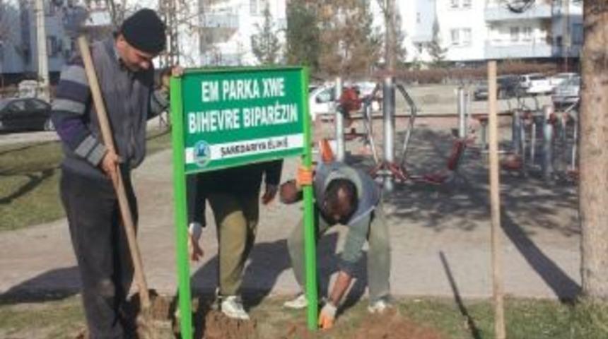 Park Ve Mesire Alanlarına İki Dilde Tabela