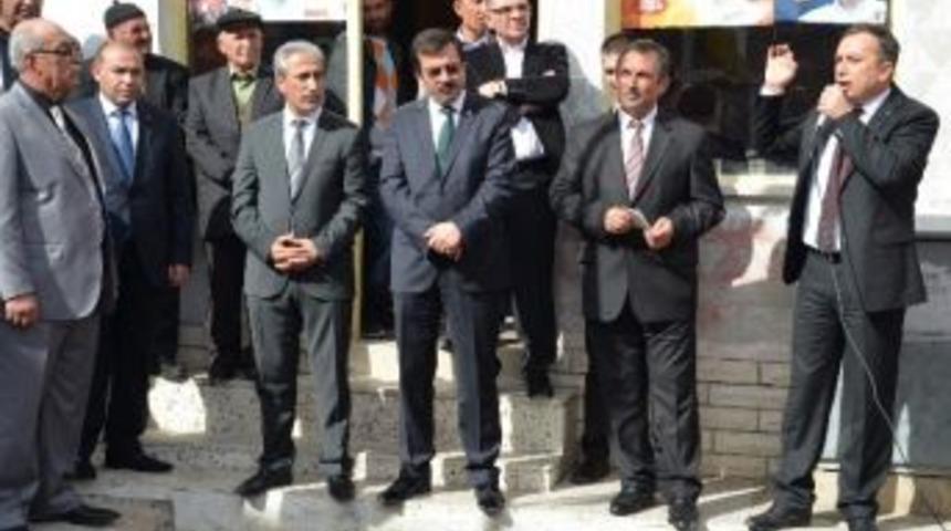 Ak Parti &Ccedil;orum İl Başkanı Ahmet Sami Ceylan;