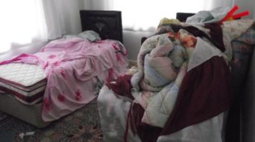 Hırsızlar Gurbet&ccedil;inin Evini Dağıttı