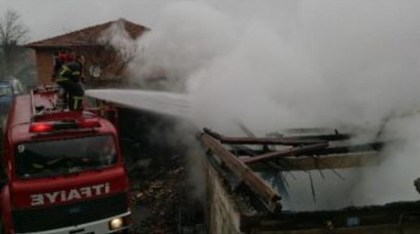 6 Kişinin Yaşadığı Ev K&uuml;l Oldu