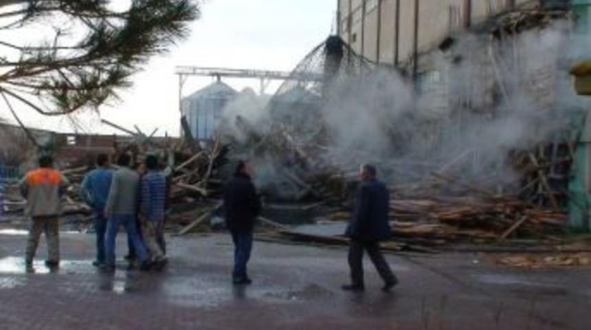 Fabrika İnşaatında G&ouml;&ccedil;&uuml;k: 5 Yaralı