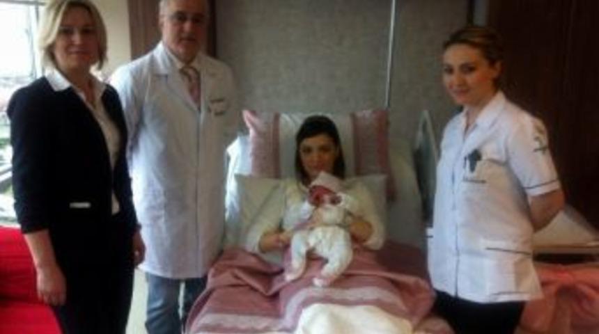 58 Santimlik Bebek Uzun Boyuyla Şaşırttı