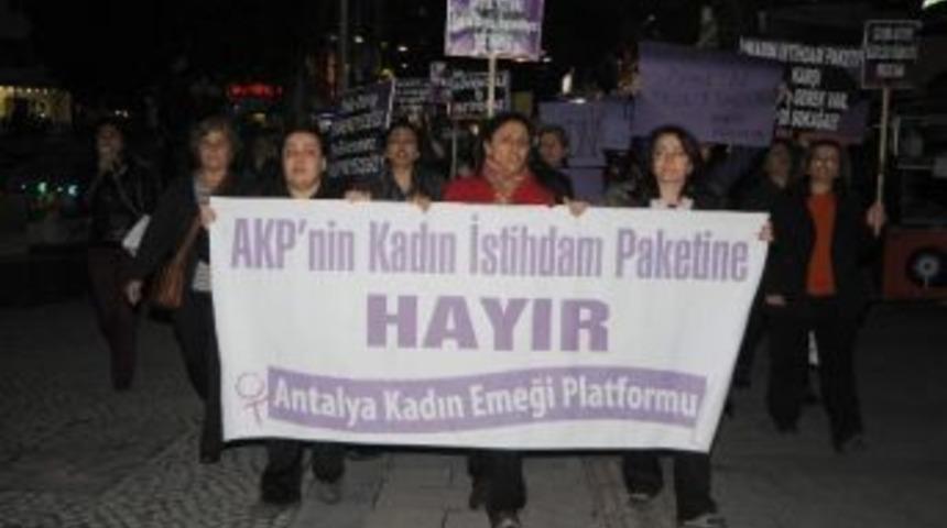 Kadınlardan &lsquo; Kadın İstihdamı Yasa Tasarısı&rsquo; Protestosu